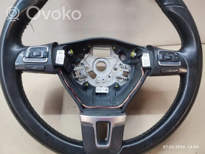 Volkswagen PASSAT CC Steering wheel 