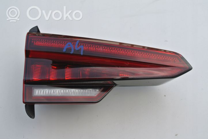 Audi A4 S4 B9 Lampy tylnej klapy bagażnika 8W5945093H