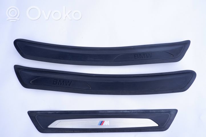 BMW 2 F46 Listwa progowa przednia 8051037