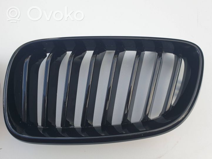 BMW 2 F22 F23 Maskownica / Grill / Atrapa górna chłodnicy 7295521