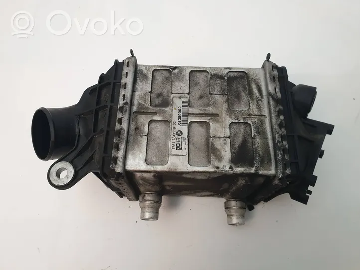 BMW M5 Chłodnica powietrza doładowującego / Intercooler 7843119