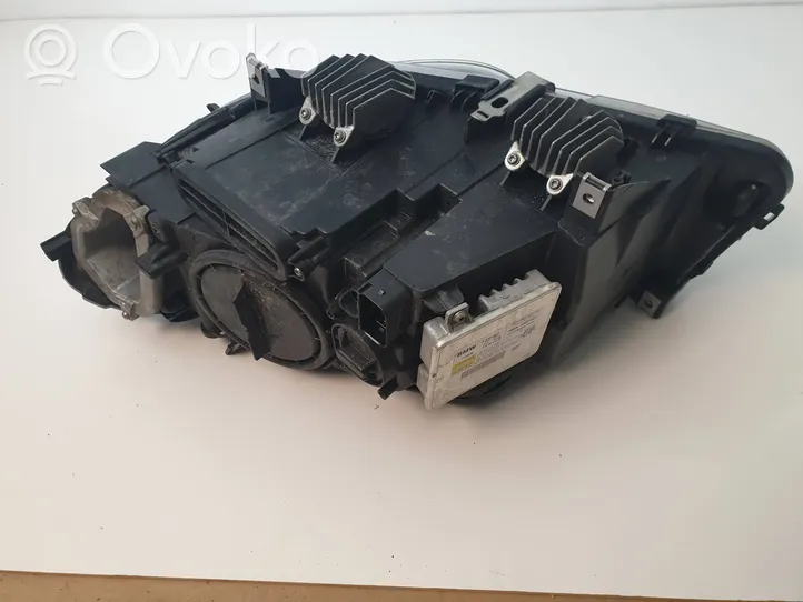 BMW M5 Lampa przednia A8720325217