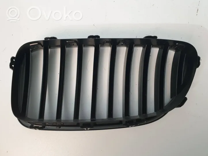 BMW 5 F10 F11 Maskownica / Grill / Atrapa górna chłodnicy 7203204