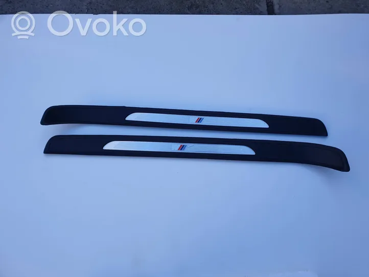 BMW 3 E92 E93 Priekinio slenksčio apdaila (vidinė) 8042856