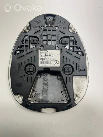 Mercedes-Benz E W211 Światło fotela przedniego A2118202001