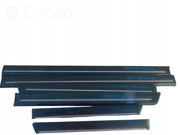 Volvo S90, V90 Apdaila galinių durų (moldingas) VOLVO