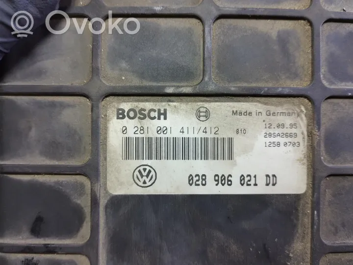 Volkswagen PASSAT B4 Unité de commande, module ECU de moteur 028906021DD