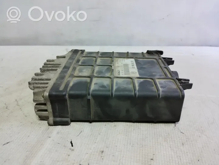 Volkswagen PASSAT B4 Unité de commande, module ECU de moteur 028906021DD