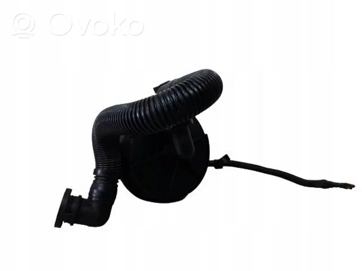 Audi A4 S4 B5 8D Secondary air pump 06A959253B