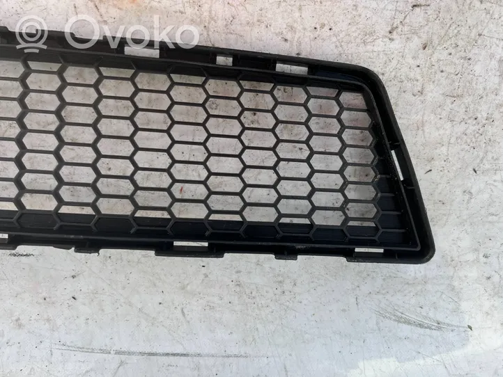 Toyota Verso Mascherina inferiore del paraurti anteriore 53112-OF040