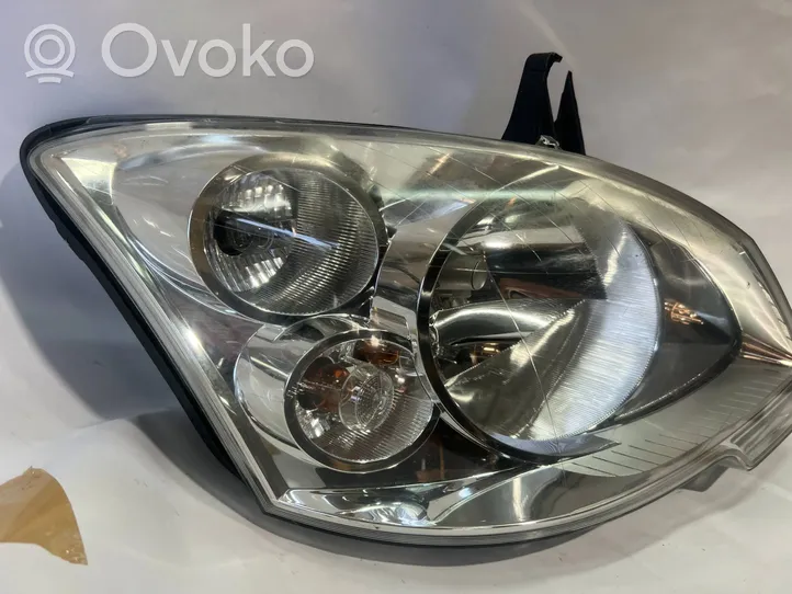 Mercedes-Benz Vito Viano W639 Lampa przednia A6398201961