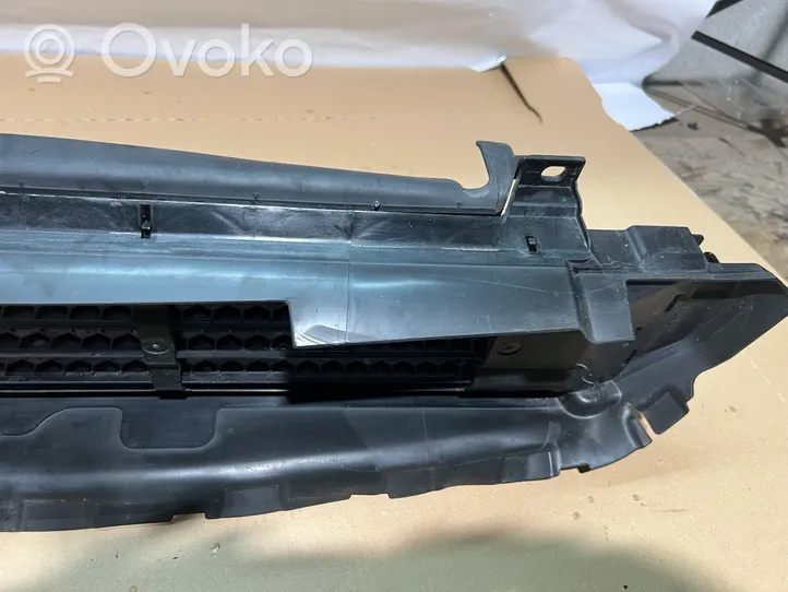 Volvo XC40 Wlot / Kanał powietrza intercoolera 31455422