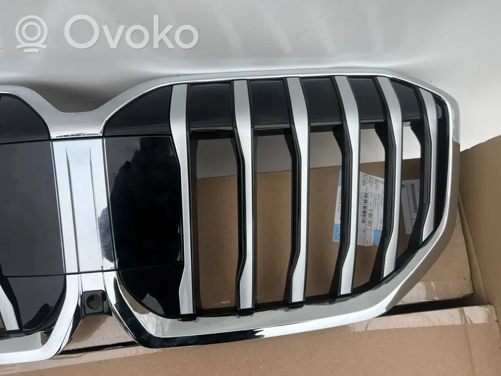 BMW 2 Active Tourer U06 Grille calandre supérieure de pare-chocs avant 8737189