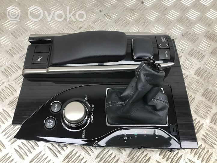 Lexus GS 250 350 300H 450H Ātrumu pārslēgšanas sviras dekoratīvā apdare (plastmasas) 5880430E70