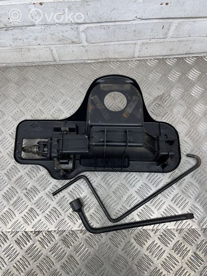 Toyota Prius (XW20) Cric di sollevamento 6477747010