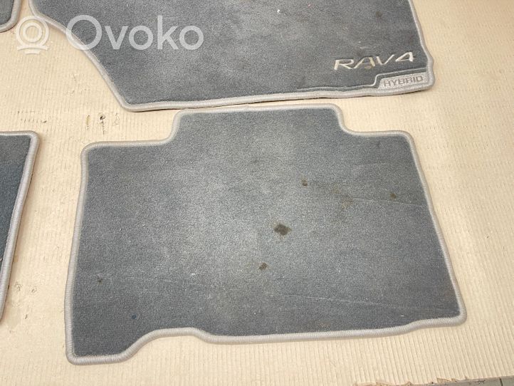 Toyota RAV 4 (XA40) Set di tappetini per auto 