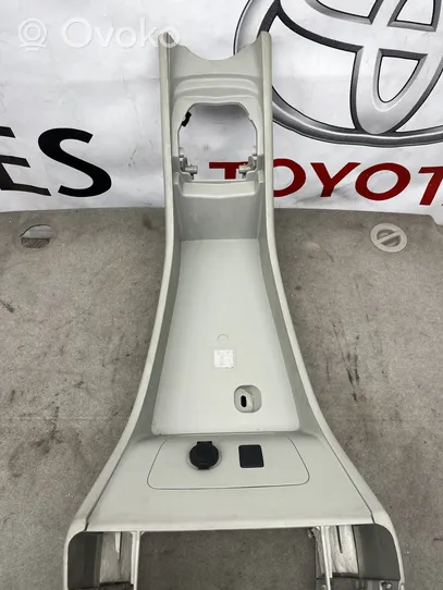 Toyota Prius (XW30) Inne części wnętrza samochodu 5881047010
