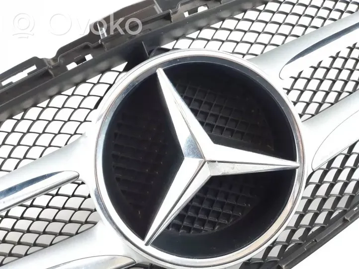 Mercedes-Benz C W205 Griglia superiore del radiatore paraurti anteriore A2058800183