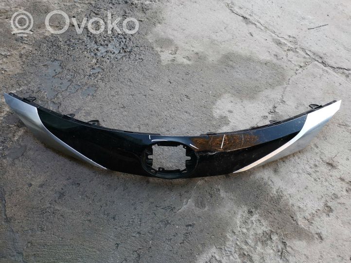 Toyota Sienna XL40 IV Grille calandre supérieure de pare-chocs avant 5310108200