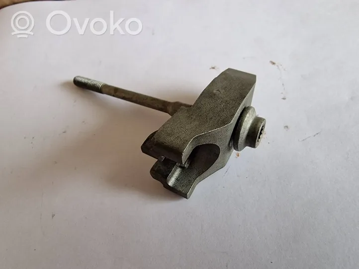 Audi A7 S7 4G Fuel Injector clamp holder 059216J