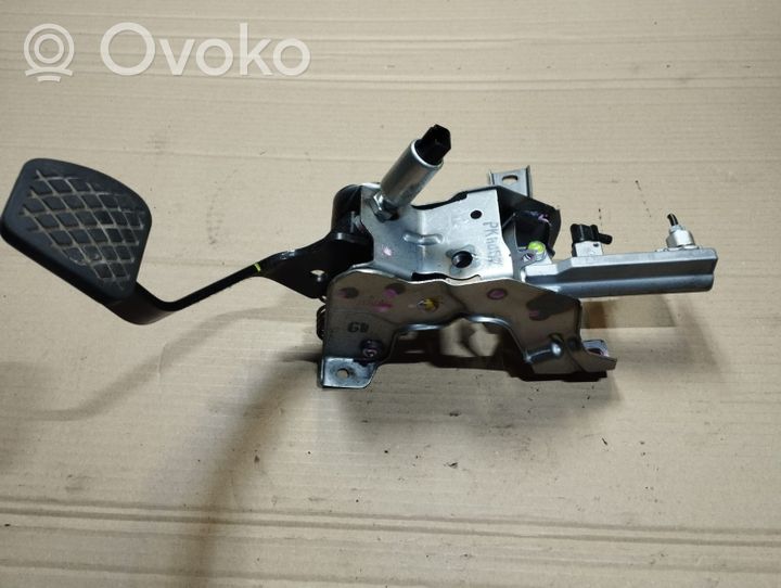 Honda CR-V Brake pedal 