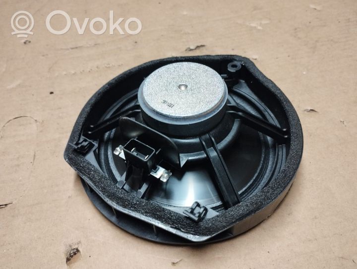 Honda CR-V Front door speaker 