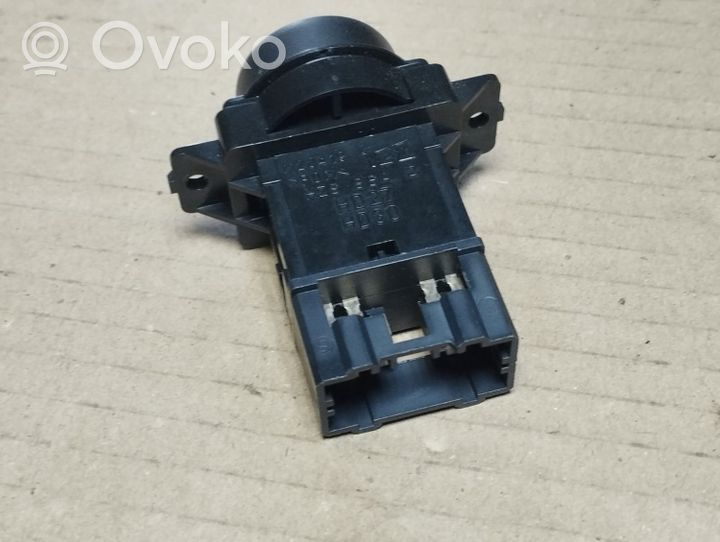 Honda Element Interruttore luci di emergenza M20419