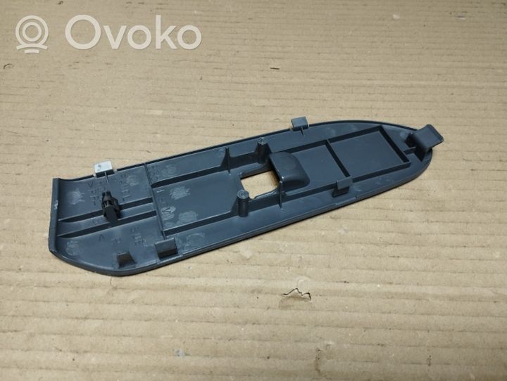 Honda Element Rivestimento pulsantiera finestrino della portiera anteriore 83561SCV