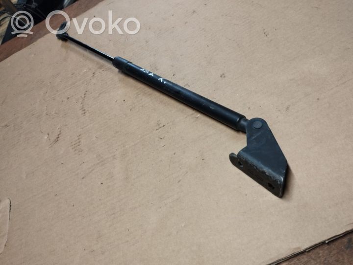 Nissan Qashqai Amortyzator klapy tylnej bagażnika 90450JD01B