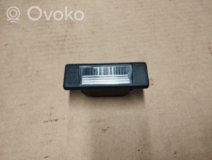 Nissan Qashqai Lampa oświetlenia tylnej tablicy rejestracyjnej 26510JD00A