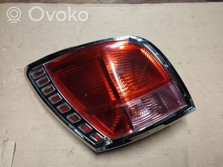 Nissan Qashqai Feux arrière / postérieurs 89070311