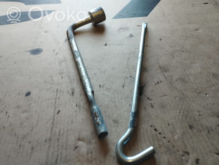 Mitsubishi ASX Wheel nut wrench 