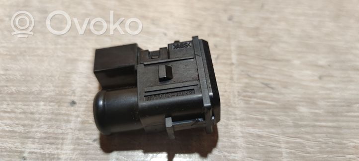 Toyota Avensis T250 Sensore temperatura interna 0775004682