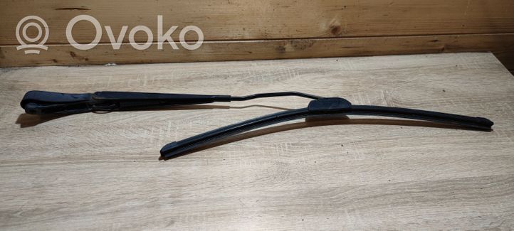 Volvo V70 Windshield/front glass wiper blade 8624245