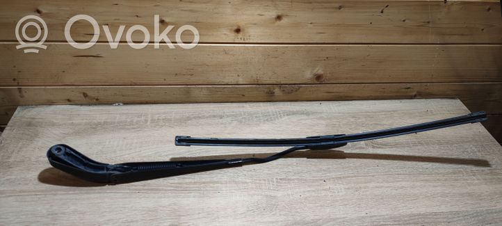 Volvo V70 Windshield/front glass wiper blade 8624245