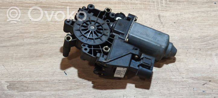 Audi A4 S4 B5 8D Motorino alzacristalli della portiera anteriore 8D0959802D