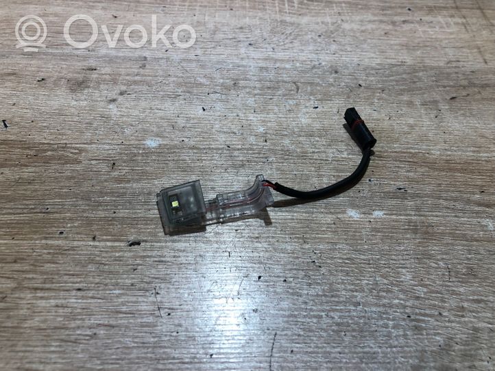 BMW 3 F30 F35 F31 Podświetlenie klamek zewnętrznych drzwi tylnych 7277448