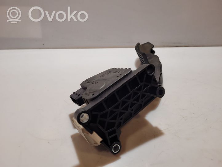 Opel Corsa D Pedal del acelerador 13305804