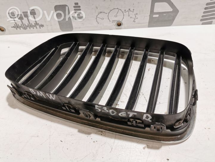 BMW 5 GT F07 Grille calandre supérieure de pare-chocs avant 51137200170