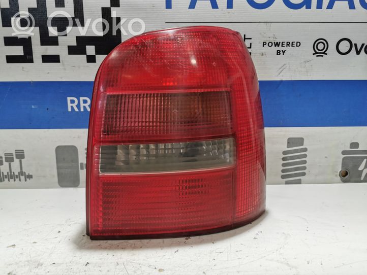 Audi A4 S4 B5 8D Lampa tylna 8D9945096C