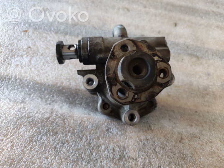 Volkswagen Caddy Ohjaustehostimen pumppu 2K0422154A