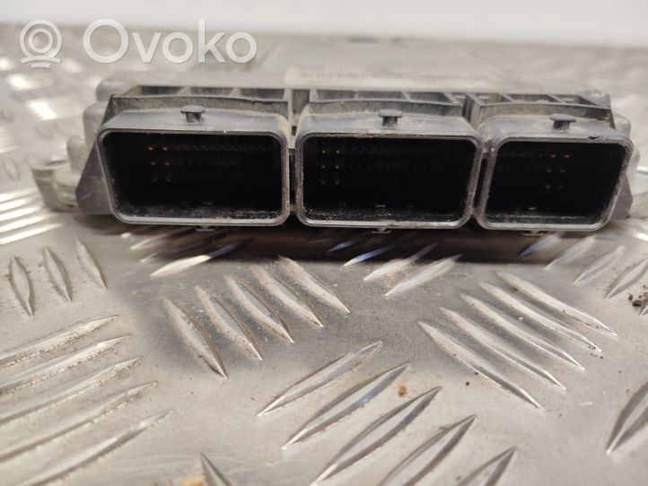 Renault Laguna III Sterownik / Moduł ECU 0281015323