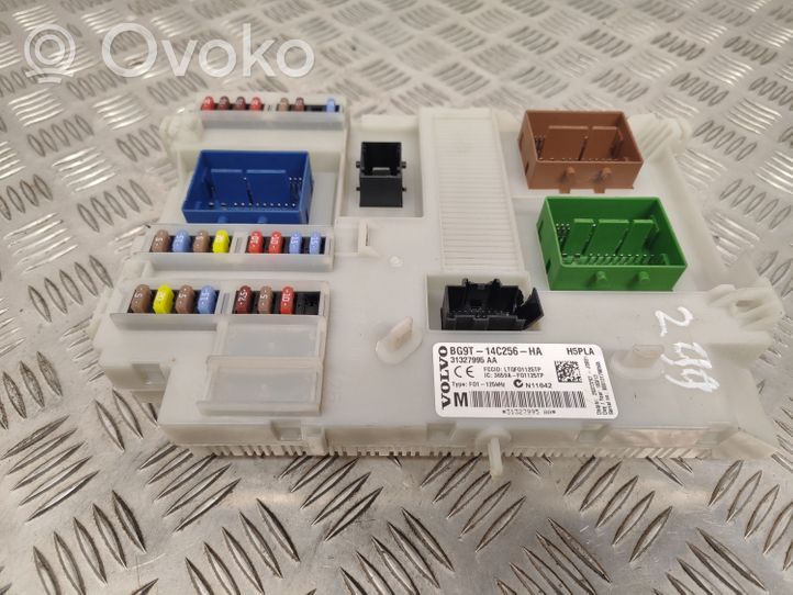 Volvo V60 Fuse module 31327995