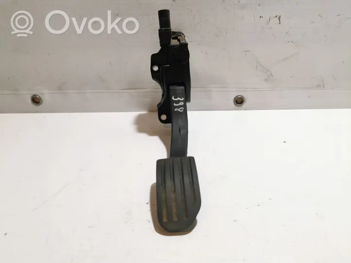 Volvo V70 Accelerator throttle pedal 31329057