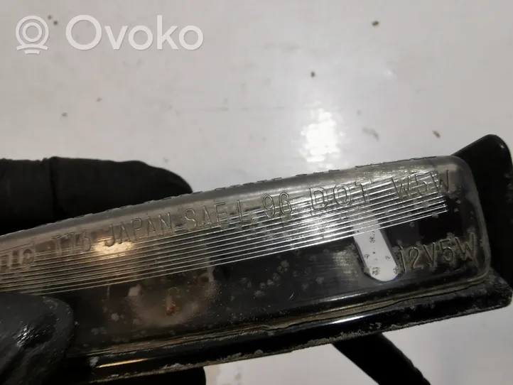 Lexus RX 300 Lampa oświetlenia tylnej tablicy rejestracyjnej 