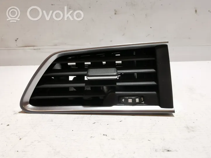 Peugeot 508 RXH Garniture, panneau de grille d'aération latérale 9686445377