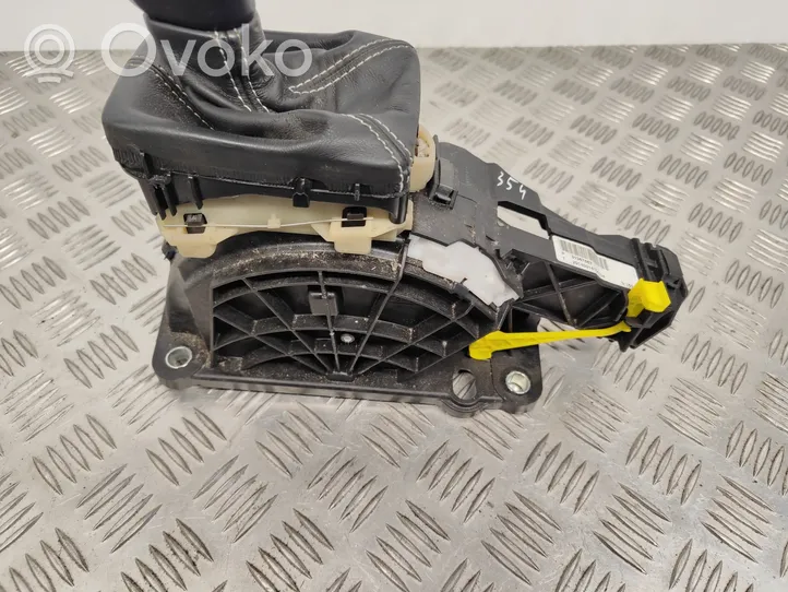 Volvo V60 Pavarų perjungimo mechanizmas (kulysa) (salone) 31367687