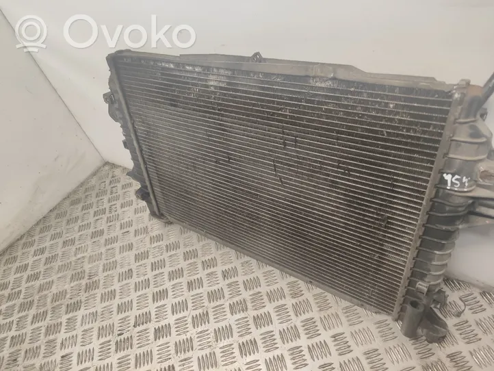 Opel Zafira B Dzesēšanas šķidruma radiators 