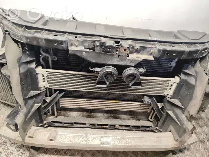 Audi Q7 4L Radiatorių panelė (televizorius) 4L0951229A