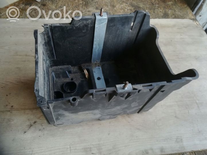 Ford Fiesta Vassoio scatola della batteria 8V2110723BC